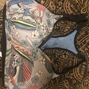 VSX (Victoria’s Secret Sport) Sports Bra